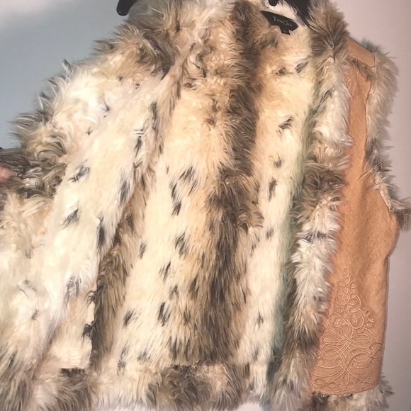 True Grit Faux Fur, Like New Vest - Picture 7 of 7